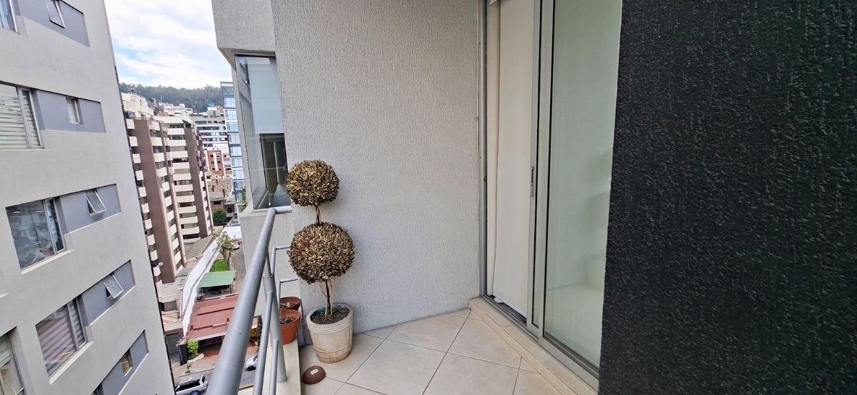 Departamento en Venta 2habitaciones + Balcón en La Av 6 de Diciembre y Portugal — imagen 5