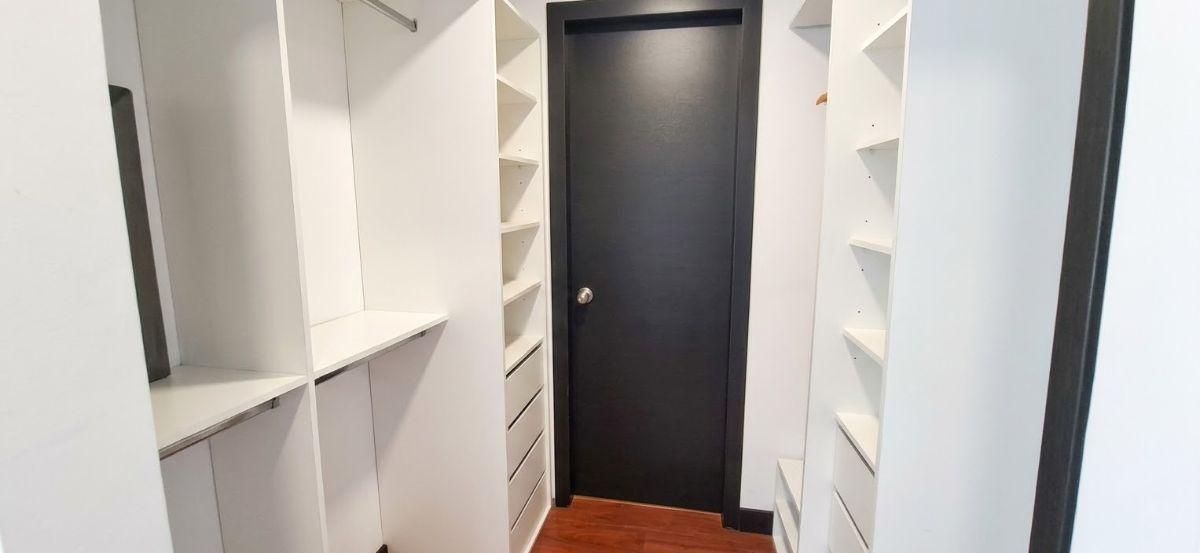 Departamento en Venta 2habitaciones + Balcón en La Av 6 de Diciembre y Portugal — imagen 3