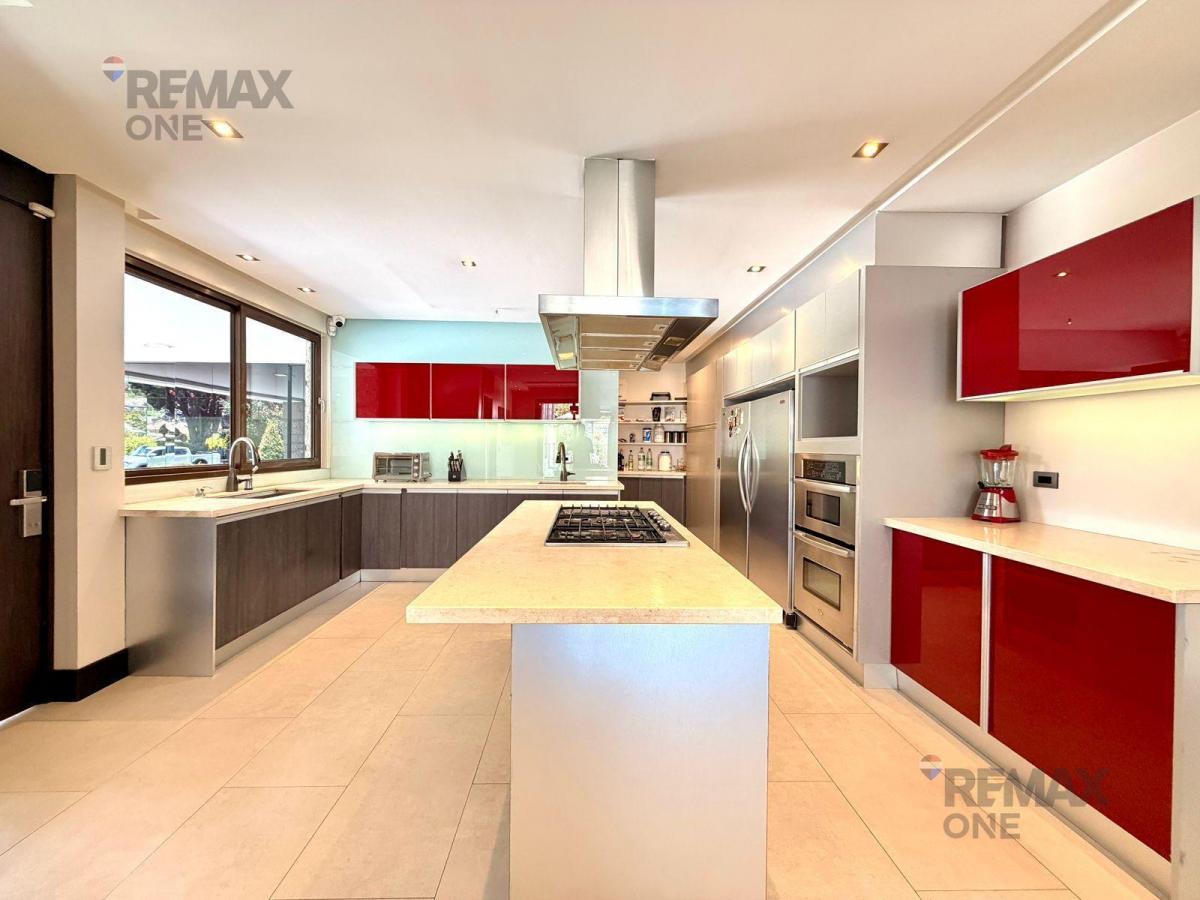 En Venta Casa de Lujo en Urbanización Privada Cuenca, Azuay — imagen 8
