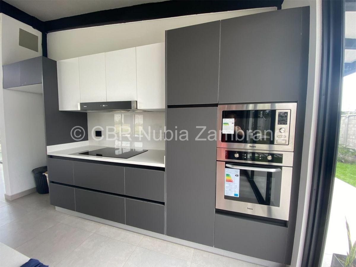 Casa Moderna Independiente con Terreno, 5 Dorm., Areas Verdes Amplias, Luz Natural — imagen 10