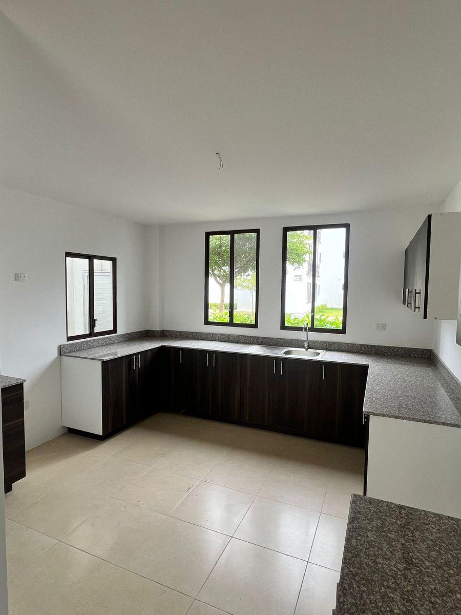 Casa en Venta de 170 m en Via a La Costa, Km 20.5 Cuatro Dorm., Guayas — imagen 6