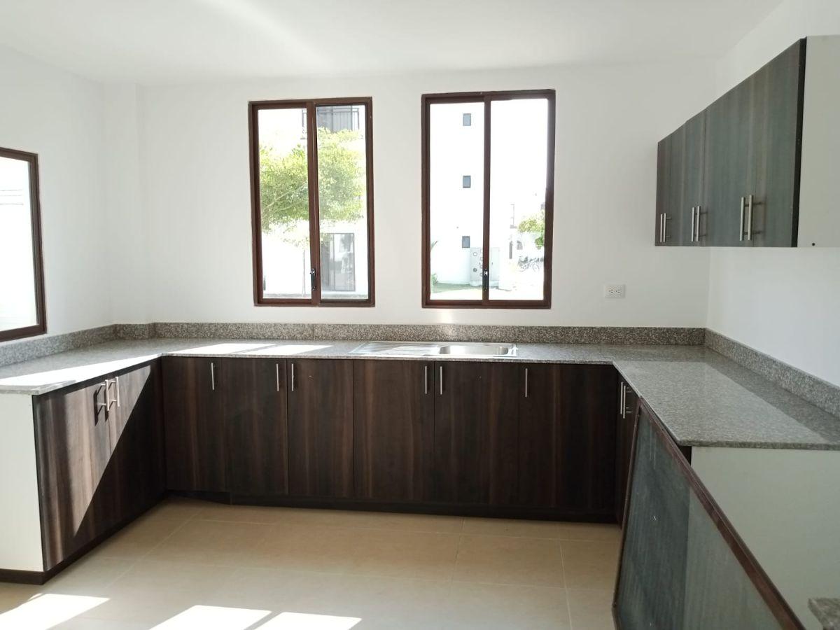Casa en Venta de 170 m en Via a La Costa, Km 20.5 Cuatro Dorm., Guayas — imagen 5