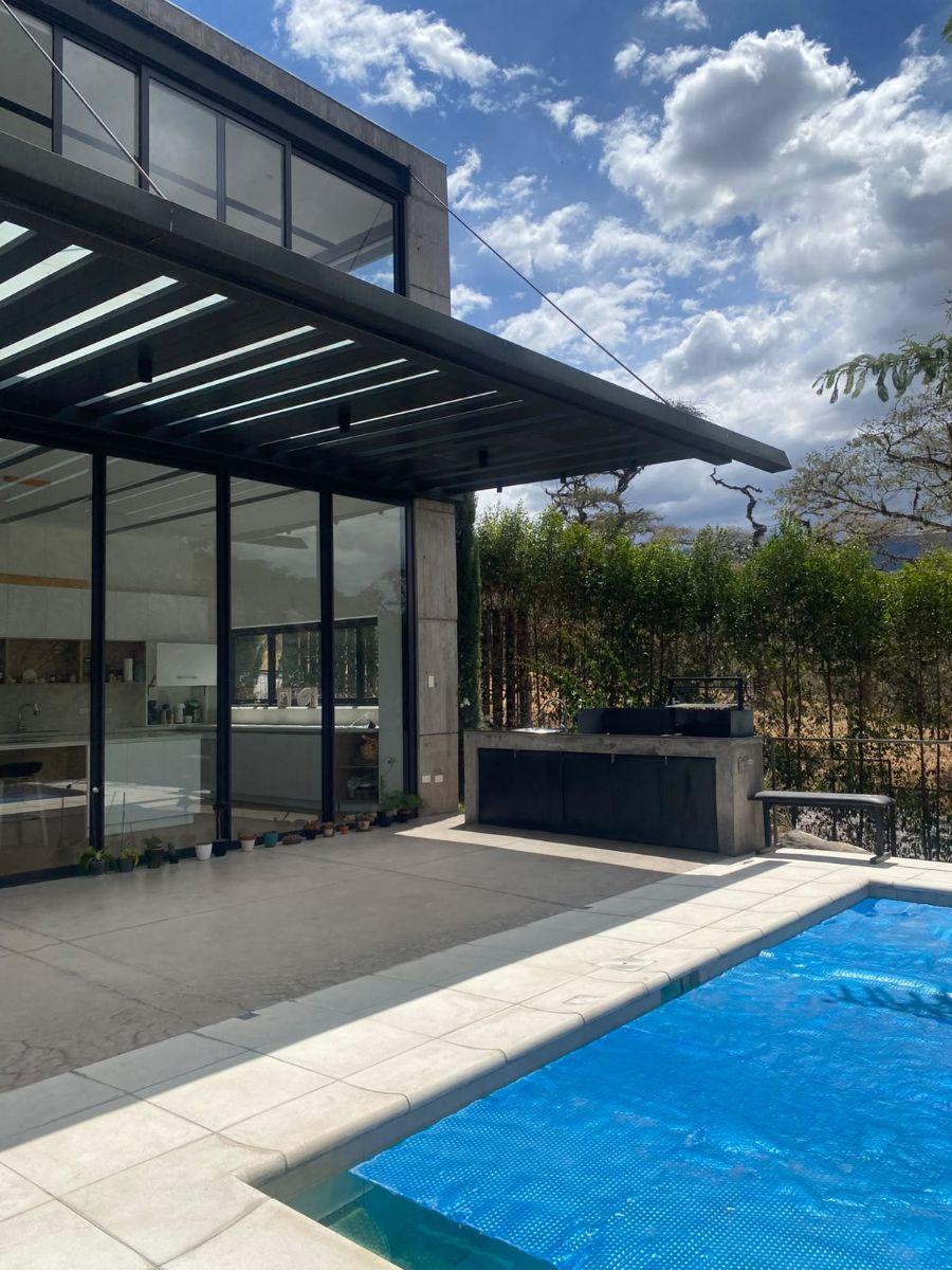 En Cumbaya, Se Vende Casa Moderna con Piscina Dentro de Urbanización con Seguridad. Provincia de Pichincha — imagen 6