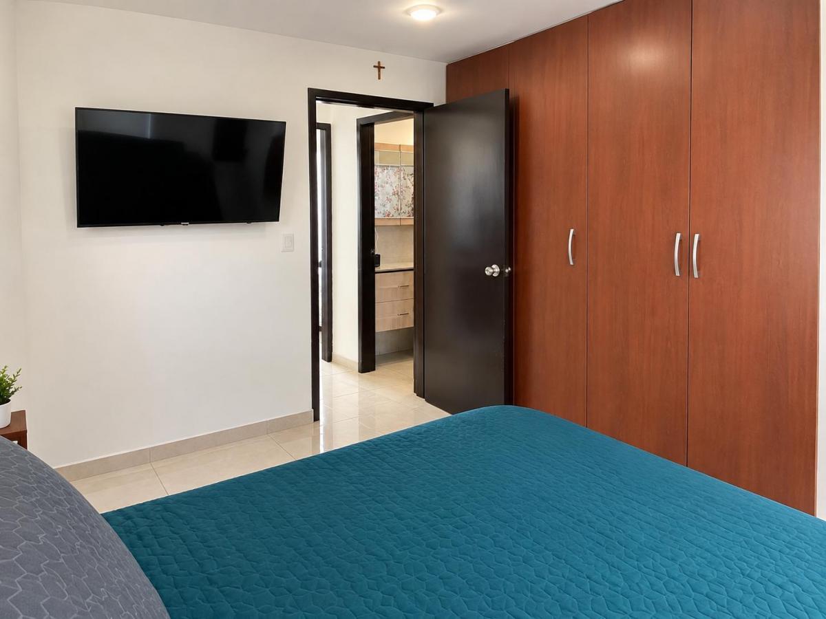 Casa Moderna, Via Casalaguna en Holliwood Park, Sambocity, Guayas — imagen 6