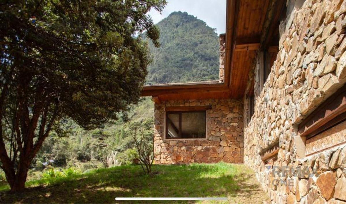 En Venta Casa con Amplio Terreno Sector Via Mazan El Cajas Cuenca, Azuay — imagen 3