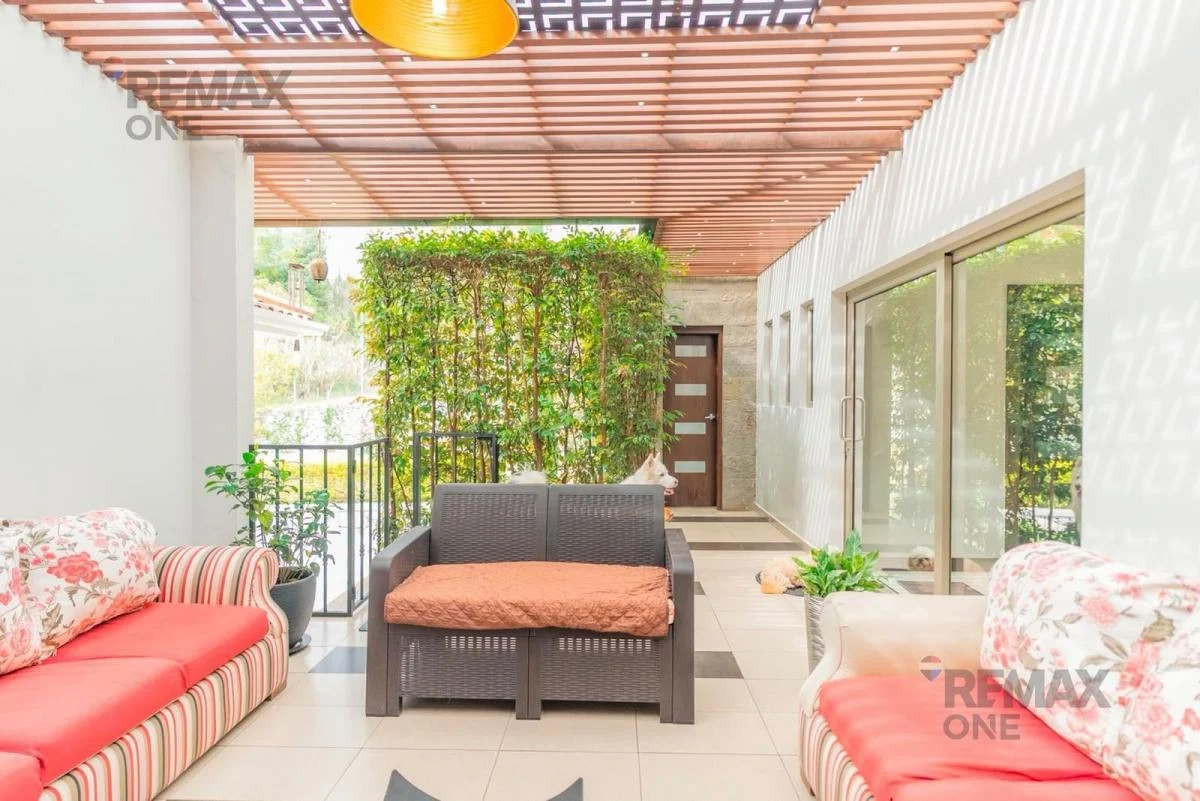 En Venta Lujosa Casa de Una Planta en Challuabamba, Azuay — imagen 6