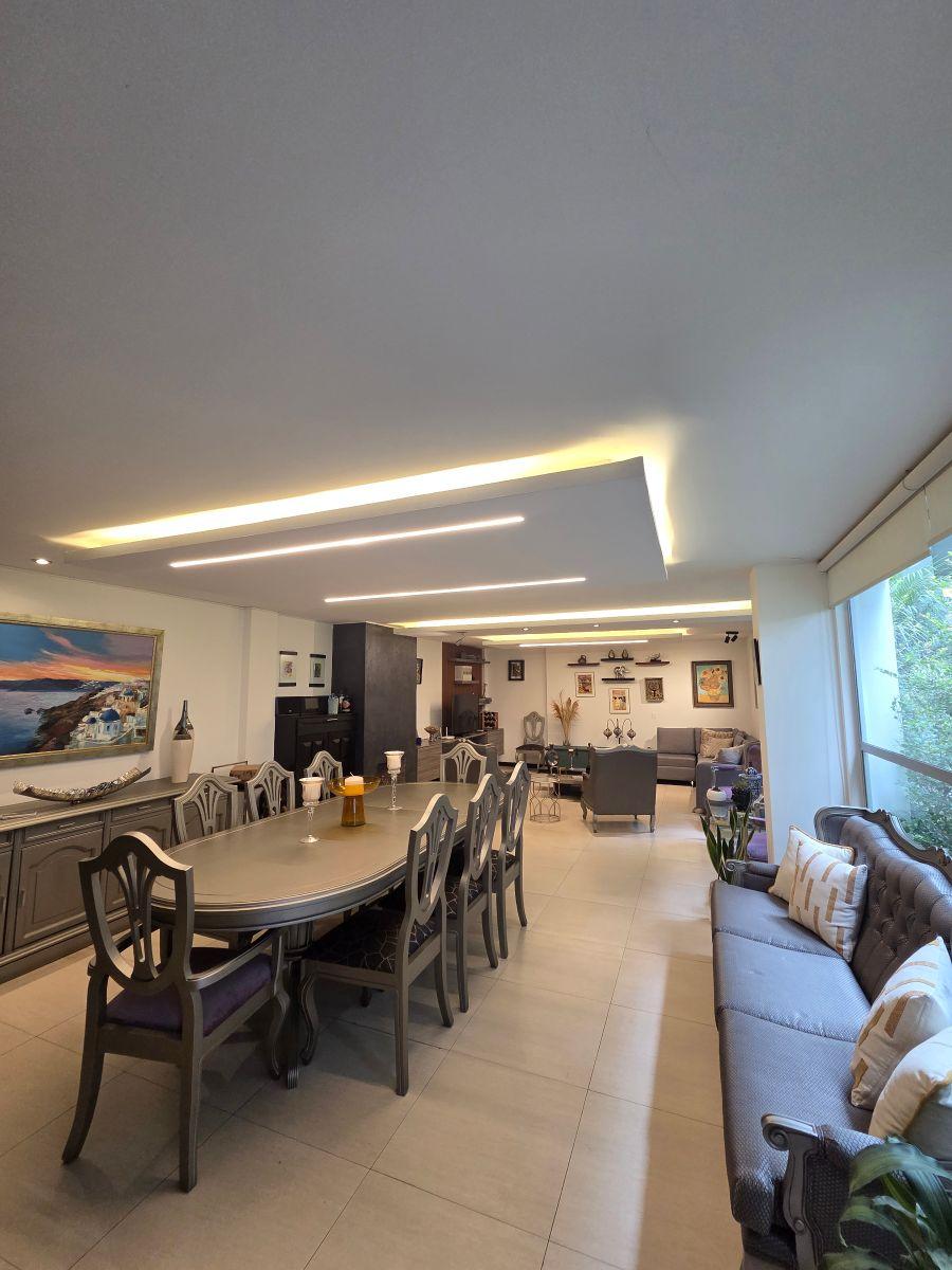 Casa en Venta en Cumbayá | 260 m² | 3 Dorm. | 2 Parqueaderos | Seguridad 24/7 | $250.000 — imagen 4