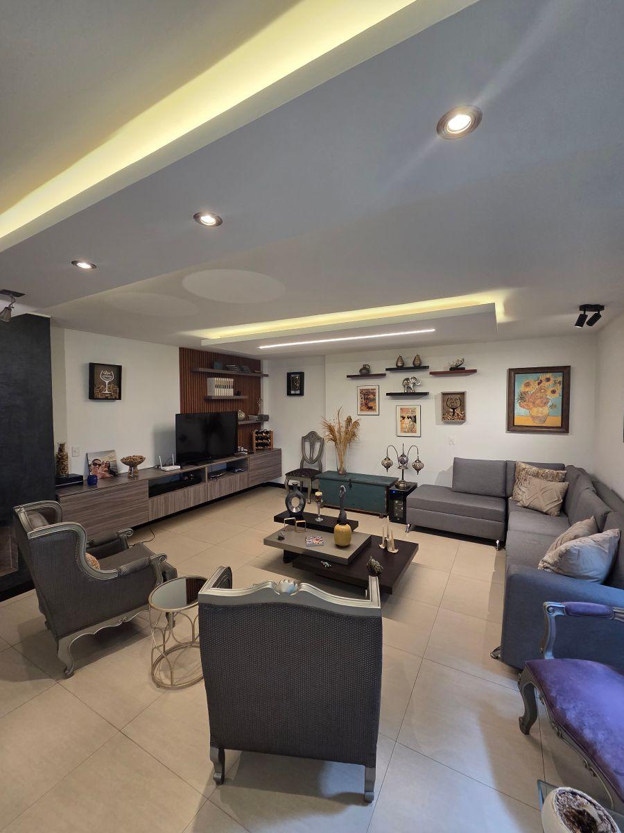 Casa en Venta en Cumbayá | 260 m² | 3 Dorm. | 2 Parqueaderos | Seguridad 24/7 | $250.000 — imagen 3