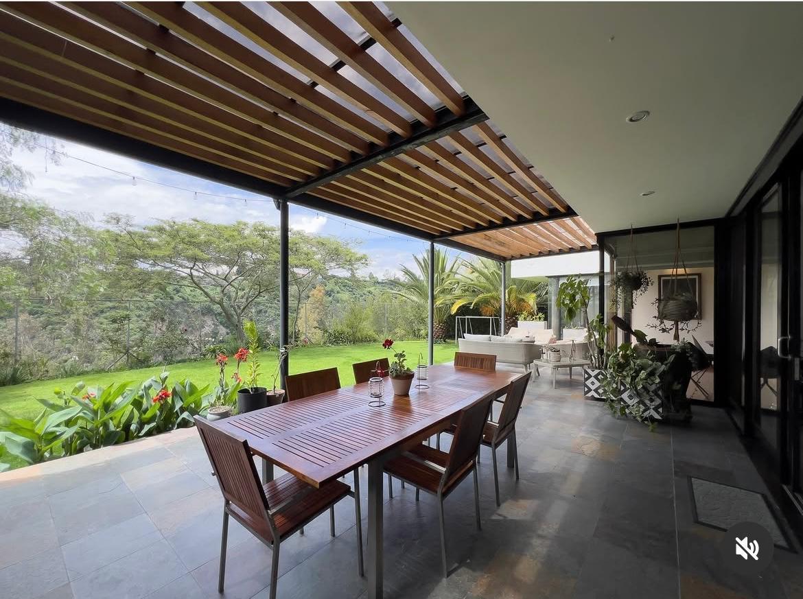 Vendo Hermosa Casa Urb Rancho San Francisco - Miravalle - Cumbaya — imagen 3