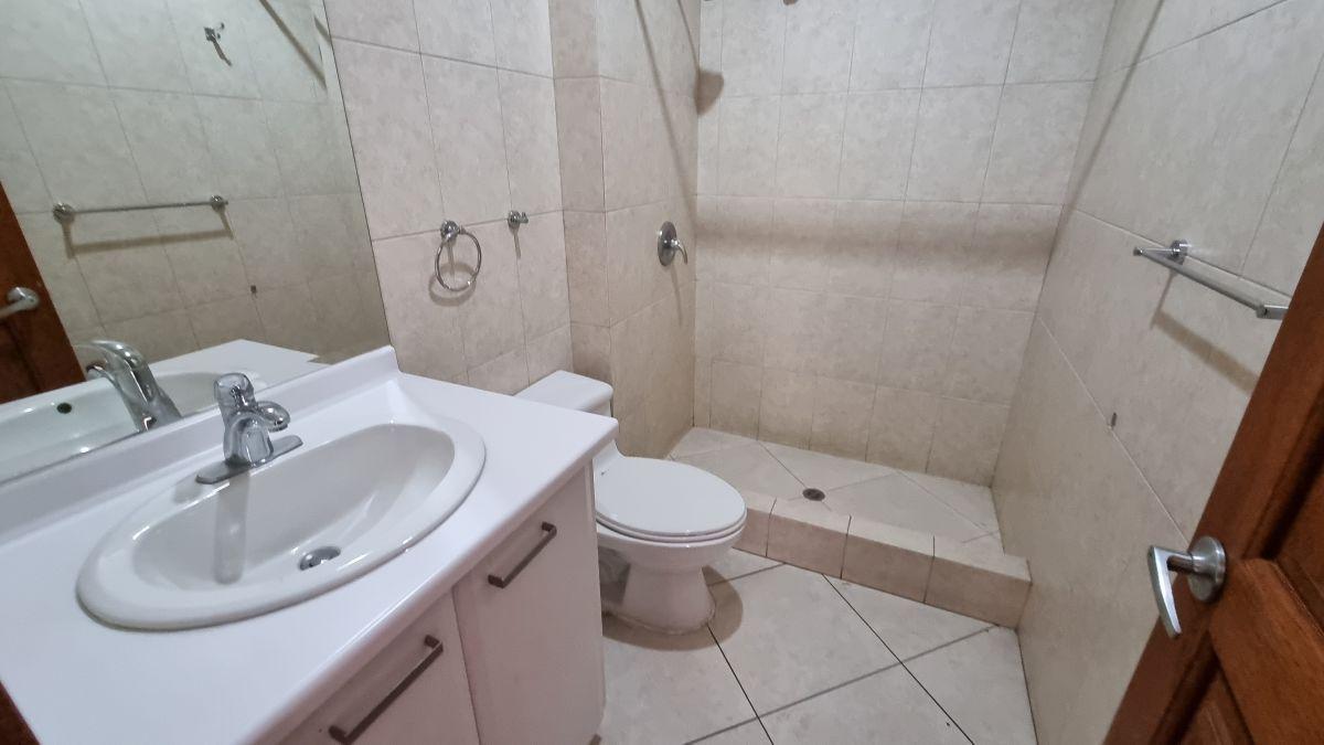 Departamento en Venta 2 Habitaciones Sector González Suárez — imagen 4