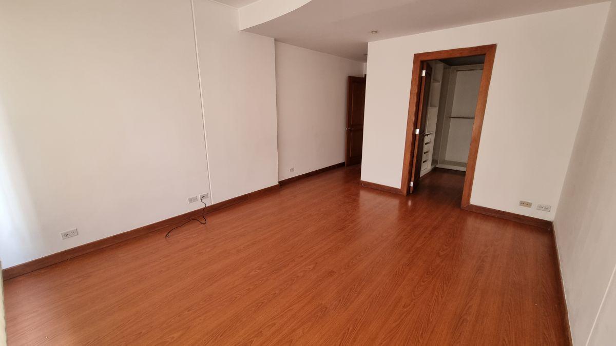 Departamento en Venta 2 Habitaciones Sector González Suárez — imagen 3