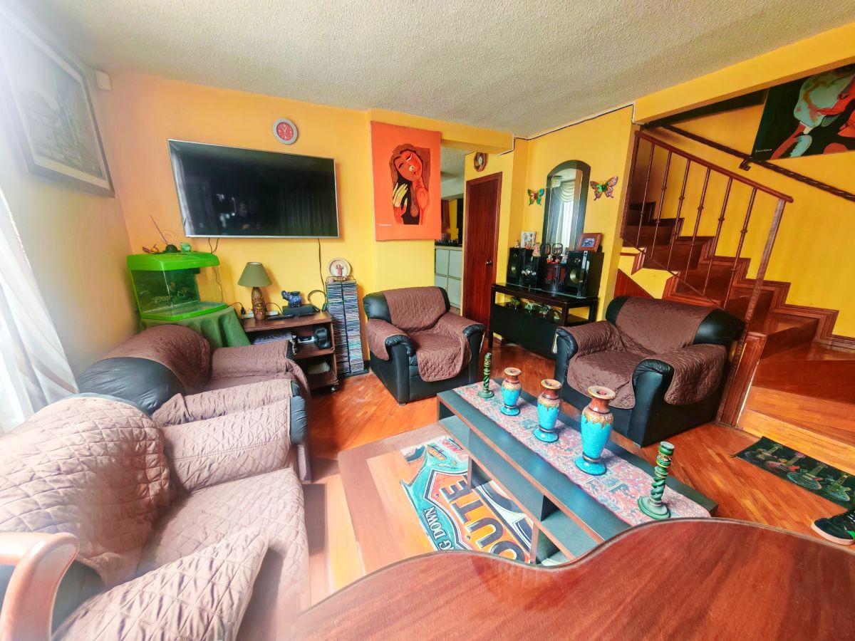 Venta de Casa de 3 Pisos con Patio Amplio de 75 m² y 117 m² Habitables en El Norte de Quito, Sector — imagen 10