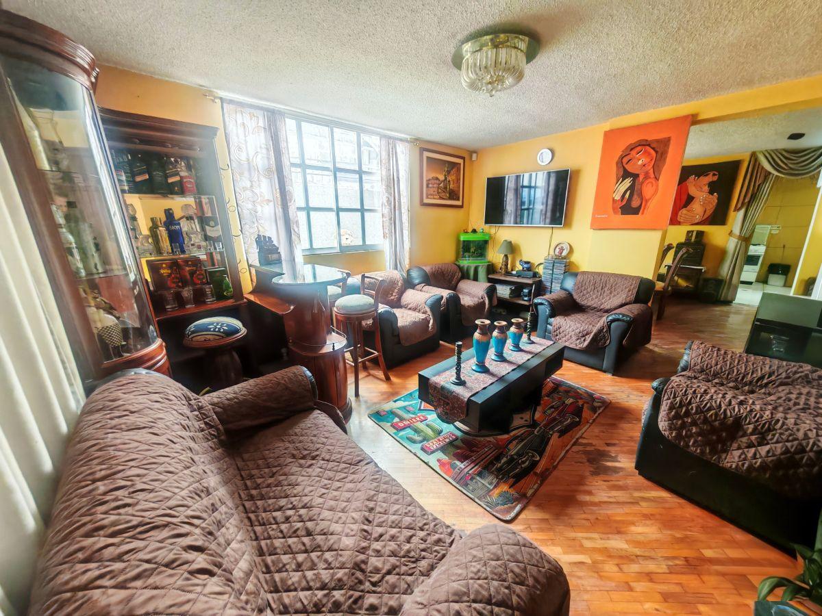 Venta de Casa de 3 Pisos con Patio Amplio de 75 m² y 117 m² Habitables en El Norte de Quito, Sector — imagen 9