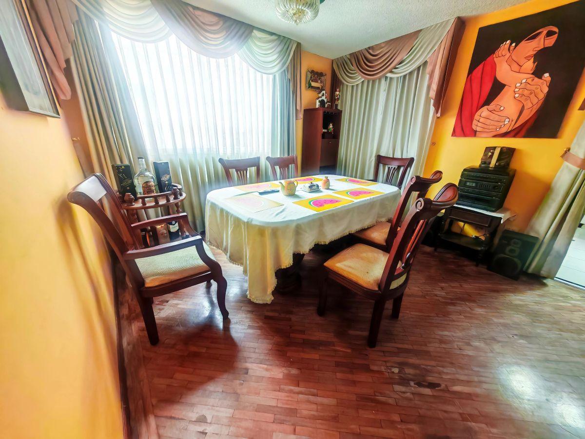 Venta de Casa de 3 Pisos con Patio Amplio de 75 m² y 117 m² Habitables en El Norte de Quito, Sector — imagen 8