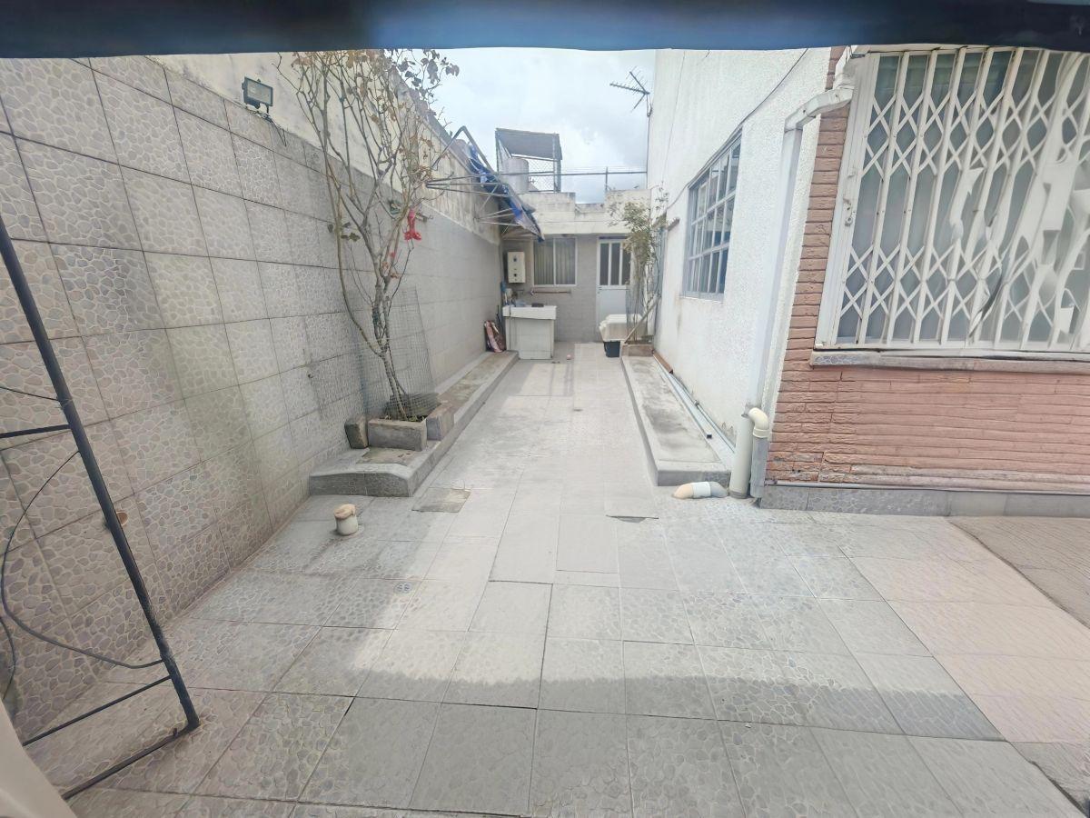Venta de Casa de 3 Pisos con Patio Amplio de 75 m² y 117 m² Habitables en El Norte de Quito, Sector — imagen 4