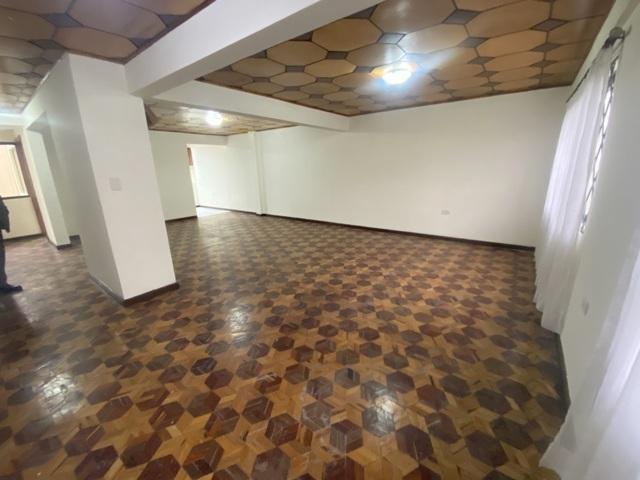 Casa en Venta Ubicada en La Calle Daniel Alvarado y Av de Las Américas Cuenca Ec. Azuay — imagen 6