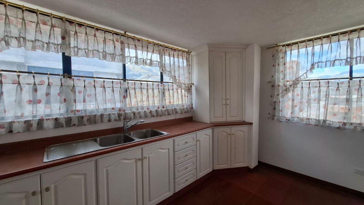 Venta Casa Rentera 3 Departamentos Ciudadela Ibarra — imagen 3