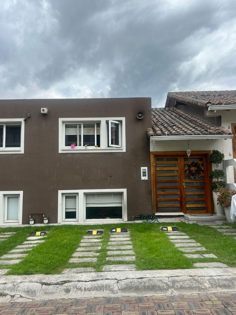 Casa de 225 m² con 4 Habitaciones en Venta en Cumbayá — imagen 10