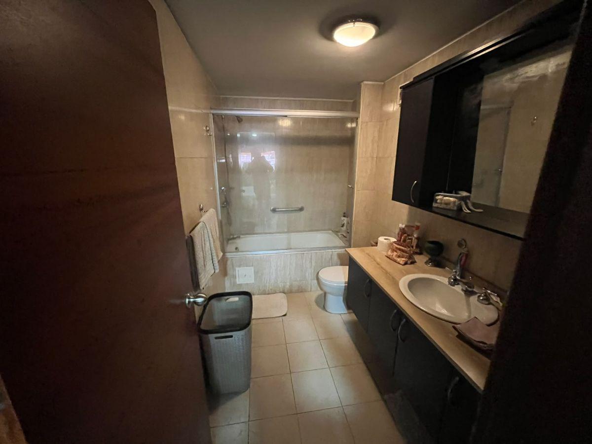 Casa de 225 m² con 4 Habitaciones en Venta en Cumbayá — imagen 8