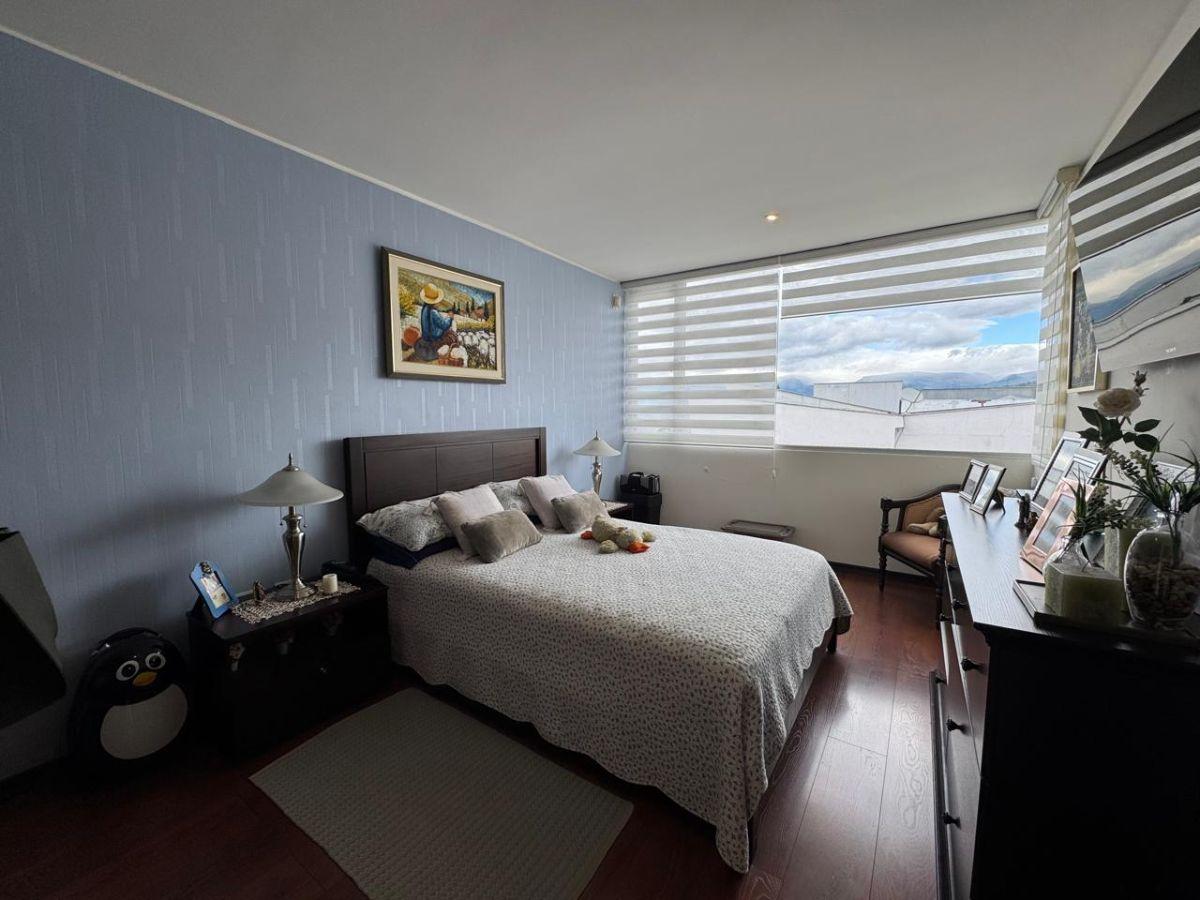 En Venta Casa de Tres Dorm. en Conjunto Privado 236 m² - San Juan de Cumbayá — imagen 7