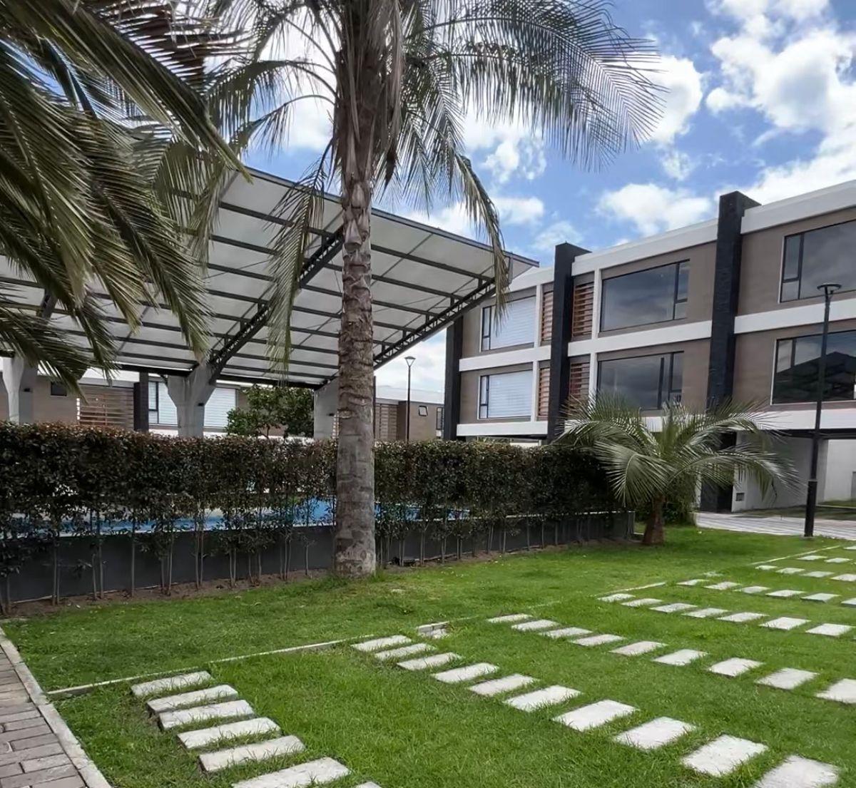 Casa Tipo Loft de Dos Dorm. Tumbaco en Venta — imagen 4