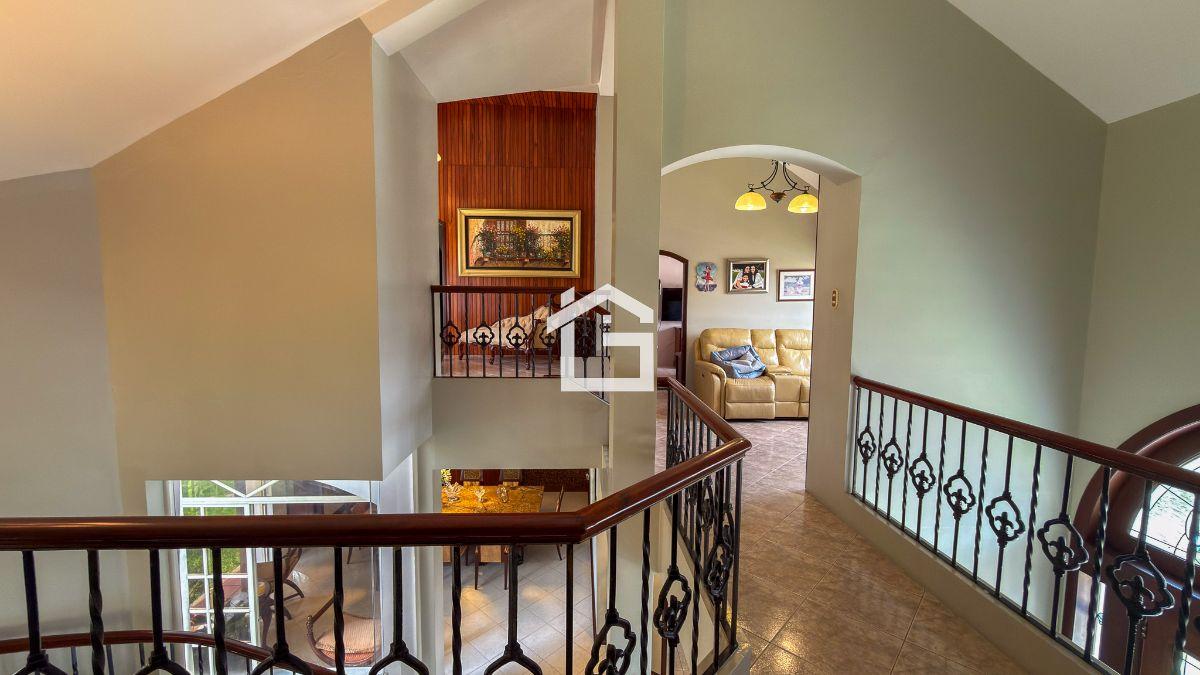 Casa de Lujo en Venta en Sector Unioro, Machala – Exclusividad y Ubicación Privilegiada, El Oro — imagen 10