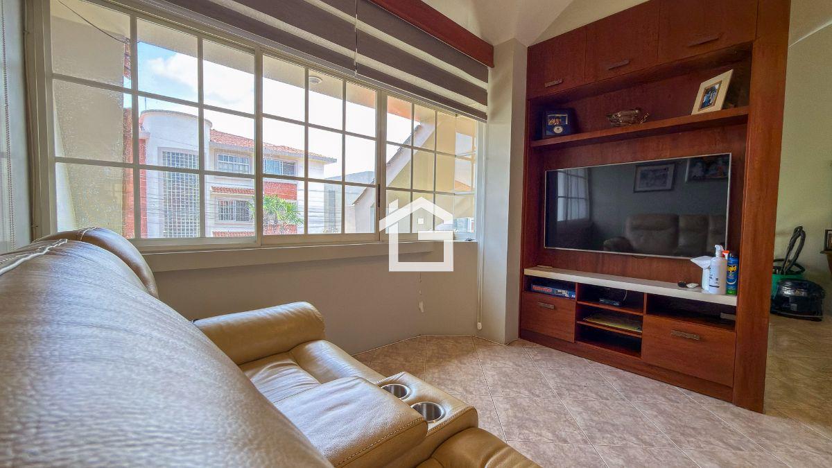 Casa de Lujo en Venta en Sector Unioro, Machala – Exclusividad y Ubicación Privilegiada, El Oro — imagen 9