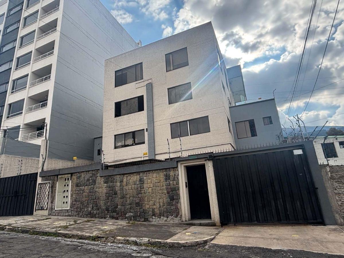 Casa Comercial Remodelada Sobre La Av Occidental – Sector El Bosque — imagen 10