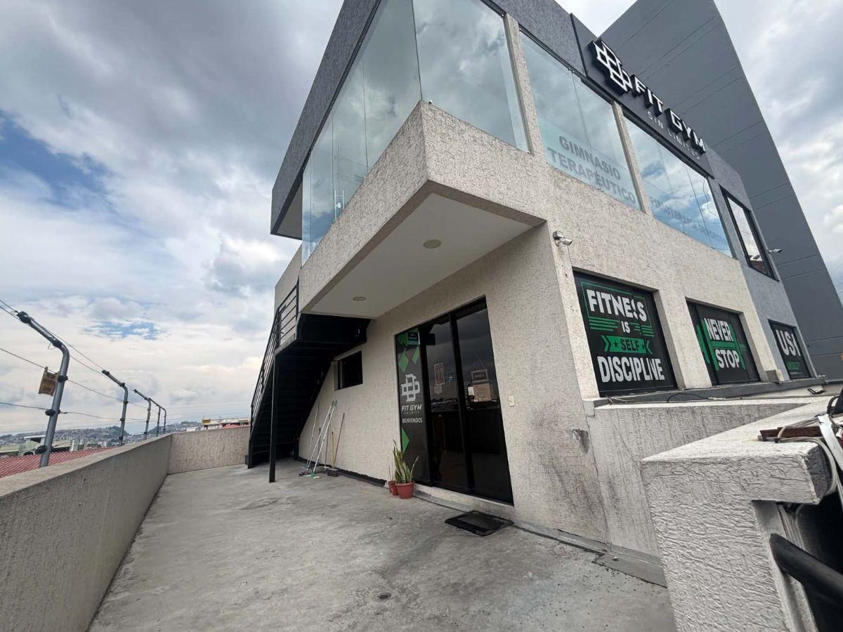 Casa Comercial Remodelada Sobre La Av Occidental – Sector El Bosque — imagen 8