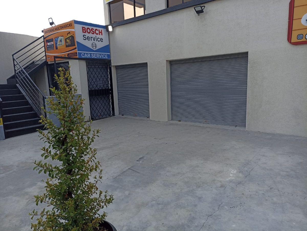 Casa Comercial Remodelada Sobre La Av Occidental – Sector El Bosque — imagen 5