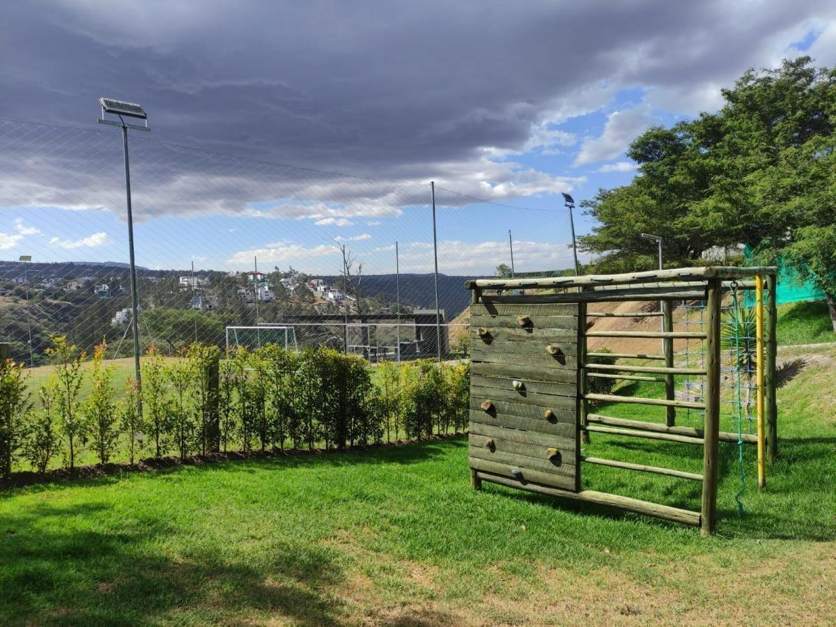 Terreno Esquinero de 1065 m² en Venta en Urbanización Privada en Cumbayá — imagen 4
