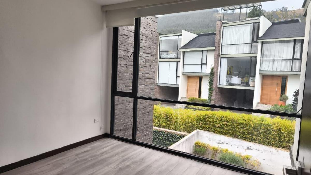 Casa en Venta 185 m² Sector Lumbisi 3 Hab. 2 Parqueaderos Seguridad 24/7 — imagen 3