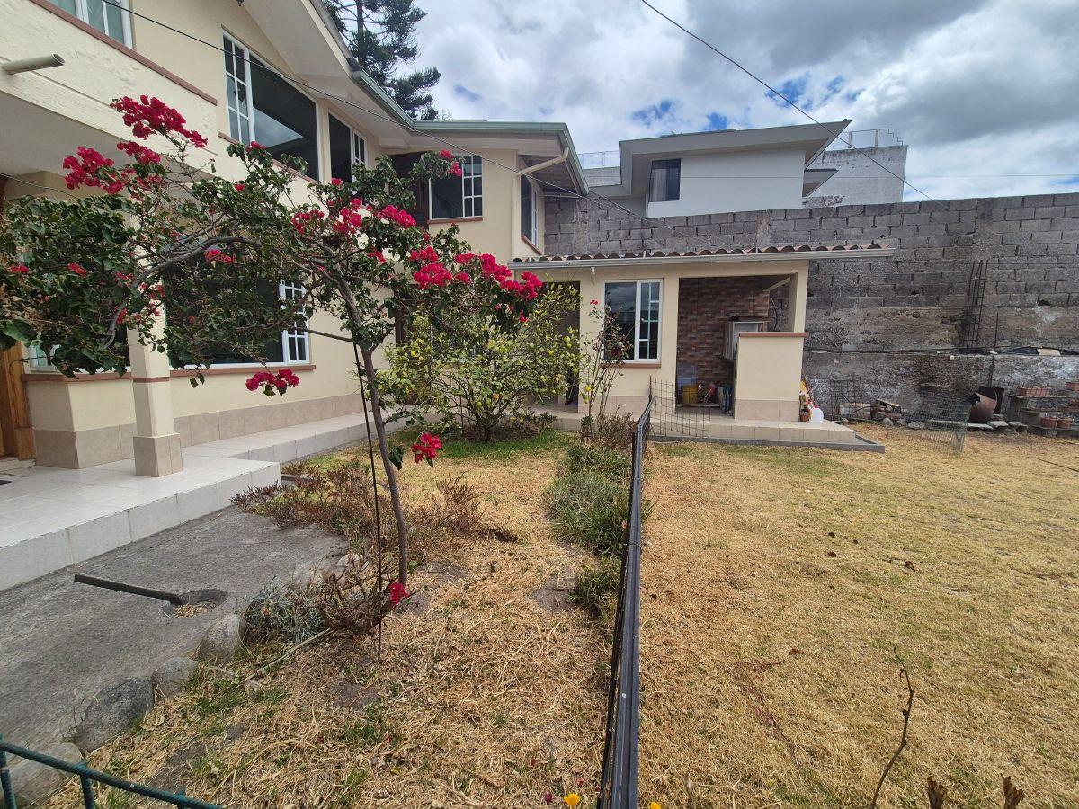Casa Independiente con Terreno Urb. Privada Uraba - Norte de Quito — imagen 10