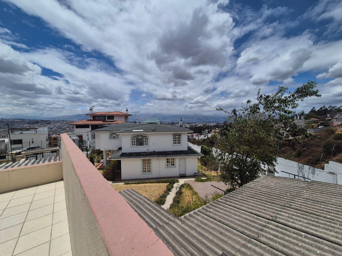 Casa Independiente con Terreno Urb. Privada Uraba - Norte de Quito — imagen 7