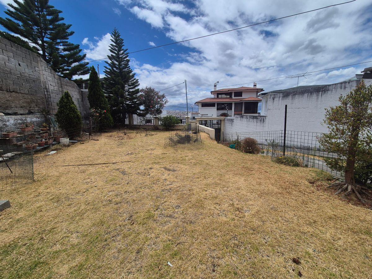 Casa Independiente con Terreno Urb. Privada Uraba - Norte de Quito — imagen 4