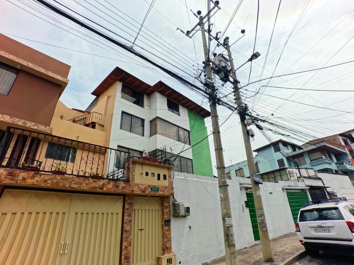 Venta Casa Rentera en El Sector La Keneddy — imagen 9