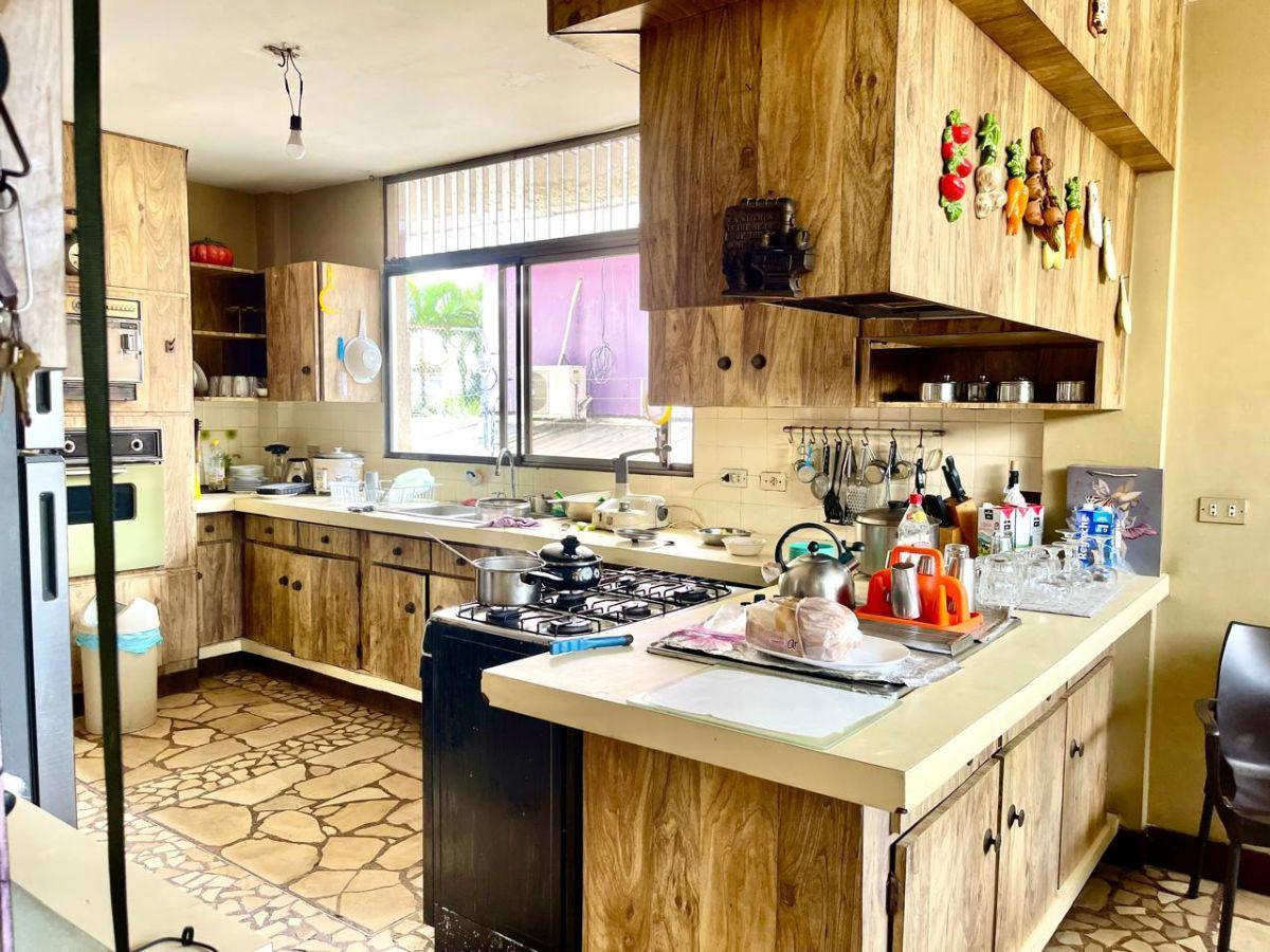*casa en Venta Estilo Colonial, Urbanización Los Ceibos. Guayas — imagen 5