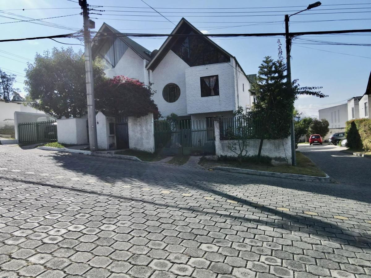 Casa Esquinera en Venta Cerca del Centro Comercial El Portal — imagen 7
