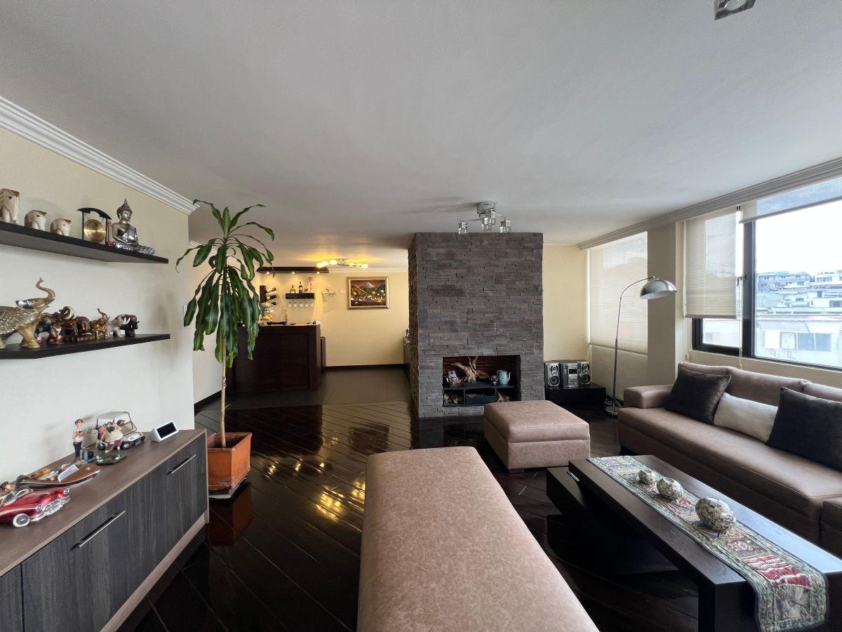 Penthouse de 3 Niveles en Venta con Terrazas Privadas y Bbq | El Bosque, Quito — imagen 8