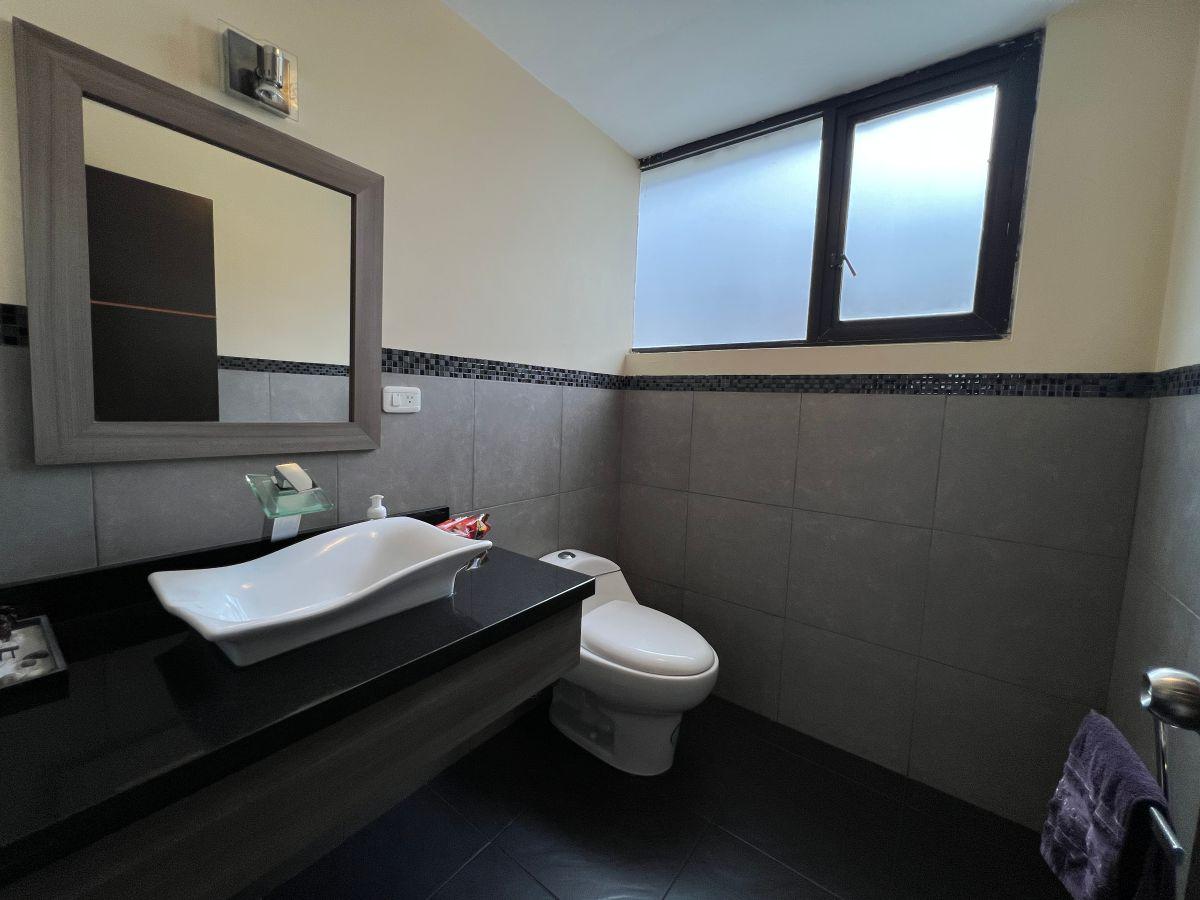 Penthouse de 3 Niveles en Venta con Terrazas Privadas y Bbq | El Bosque, Quito — imagen 4