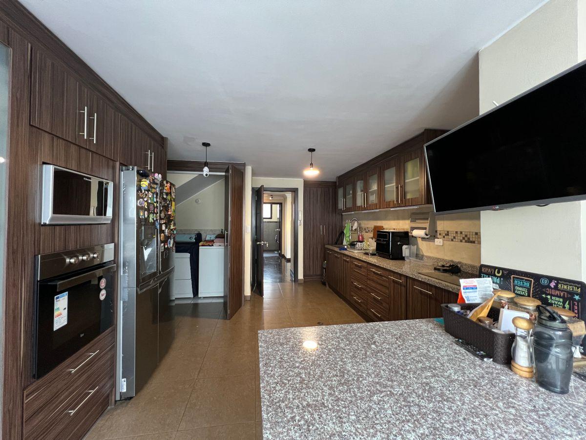 Penthouse de 3 Niveles en Venta con Terrazas Privadas y Bbq | El Bosque, Quito — imagen 3