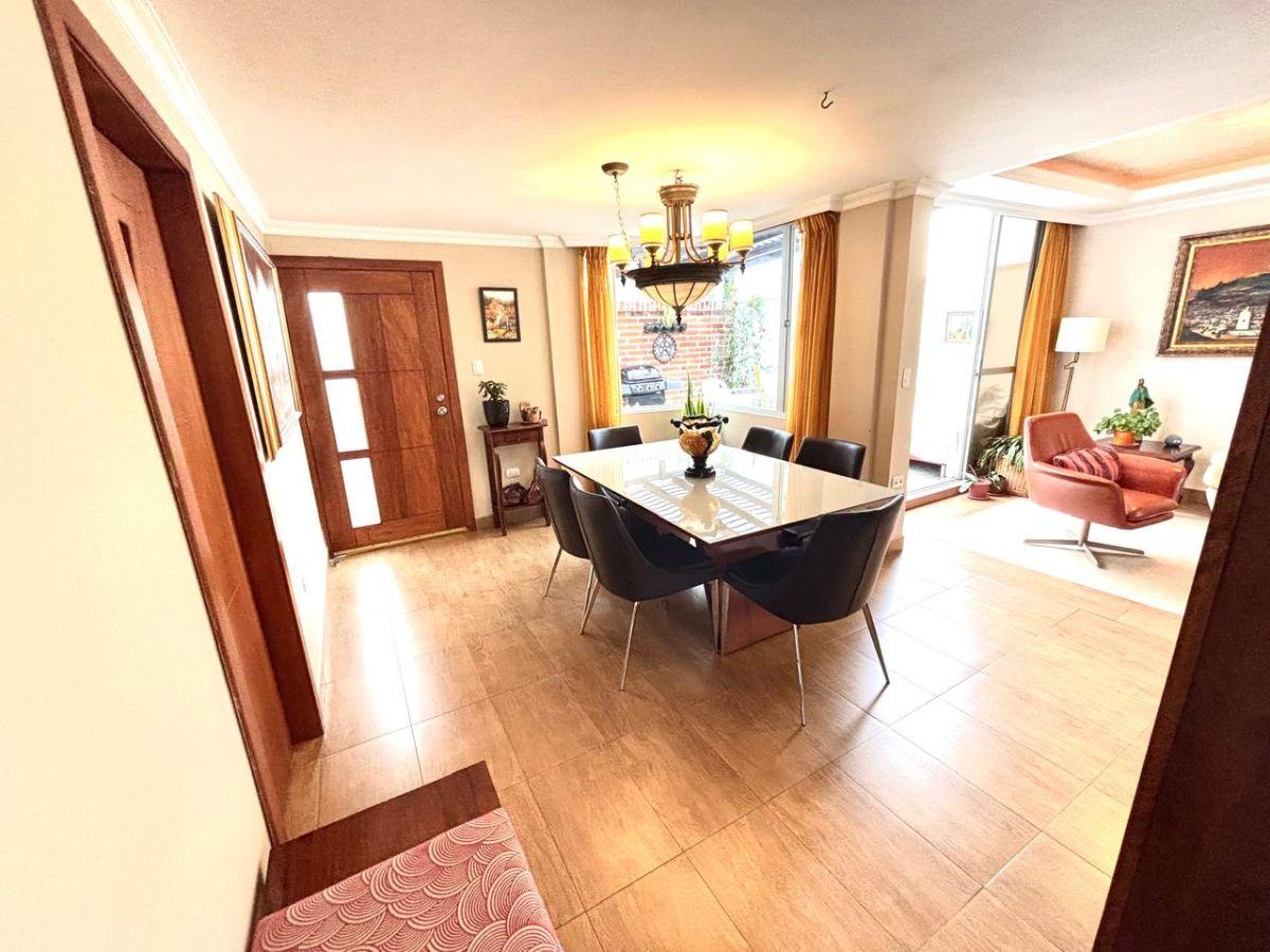 Casa de Venta Dentro de Conjunto Pequeño de 3 Casas/dentro de La Urbanización La Catolica! — imagen 8