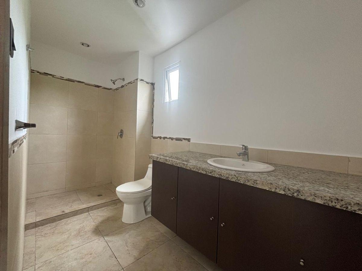 Venta Departamento Urbanización Villas del Bosque, via a La Costa, Guayas — imagen 3