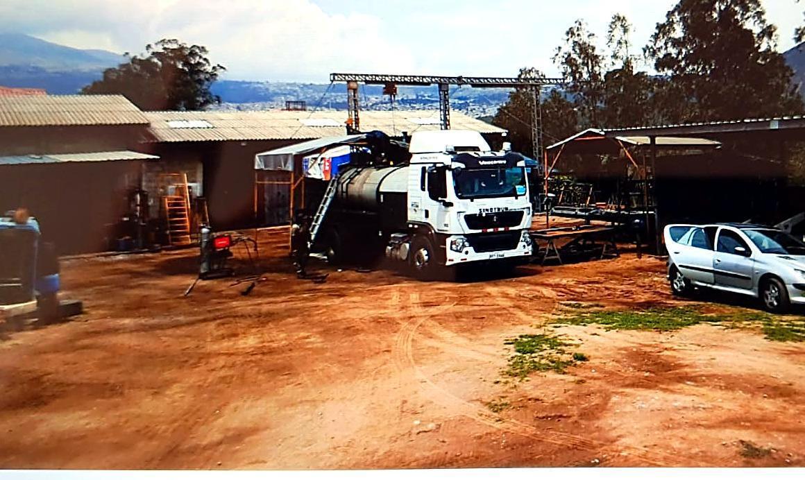 Terreno en Venta 2428 m². Para Proyecto Inmobiliario. Urb. Einstein, Norte de Quito — imagen 4