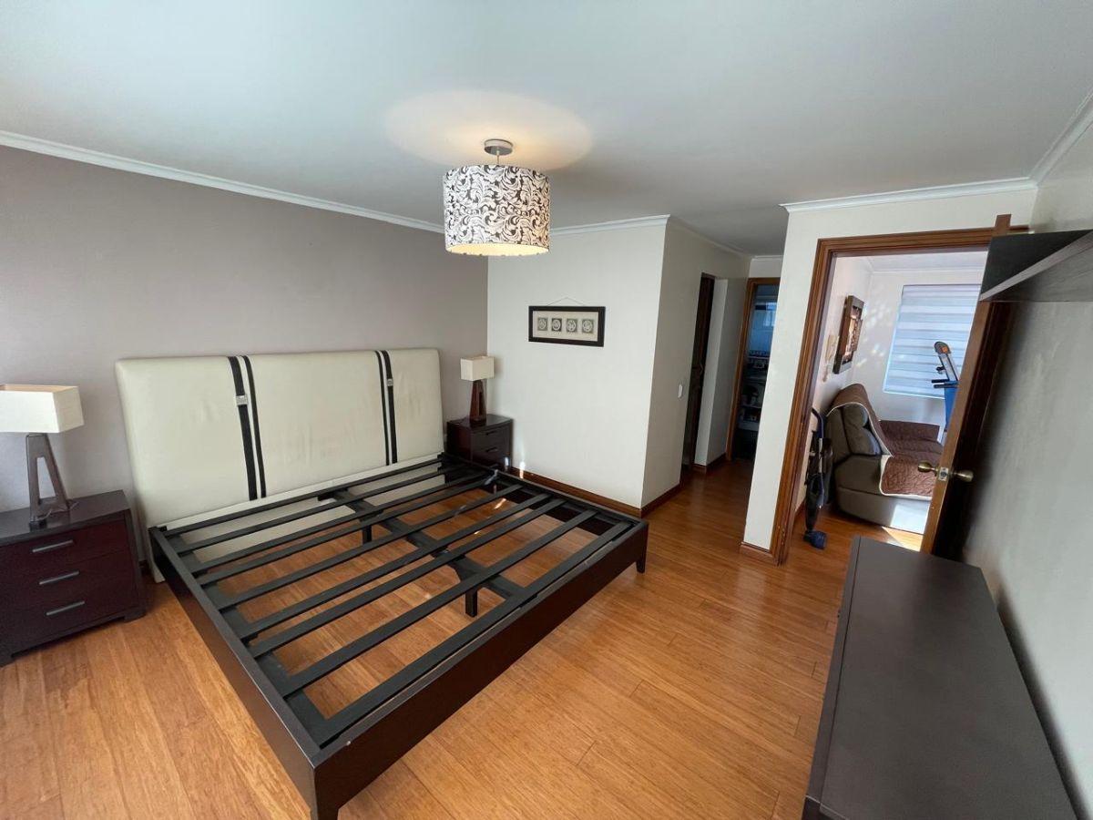 Casa de 3 Habitaciones en Venta Miravalle - Cumbayá, Terreno y Construcción 445 m². Provincia de Pichincha — imagen 6