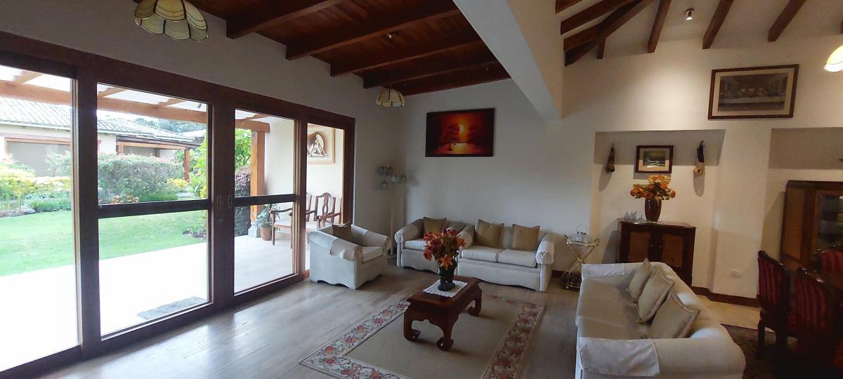 Checa, Pakakuna Gardens, Vendo Hermosa Villa 163 m², 2 Dorm., Garaje Cubierto, Bodega, Jardínes — imagen 7