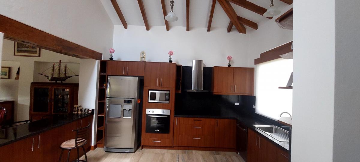 Checa, Pakakuna Gardens, Vendo Hermosa Villa 163 m², 2 Dorm., Garaje Cubierto, Bodega, Jardínes — imagen 6