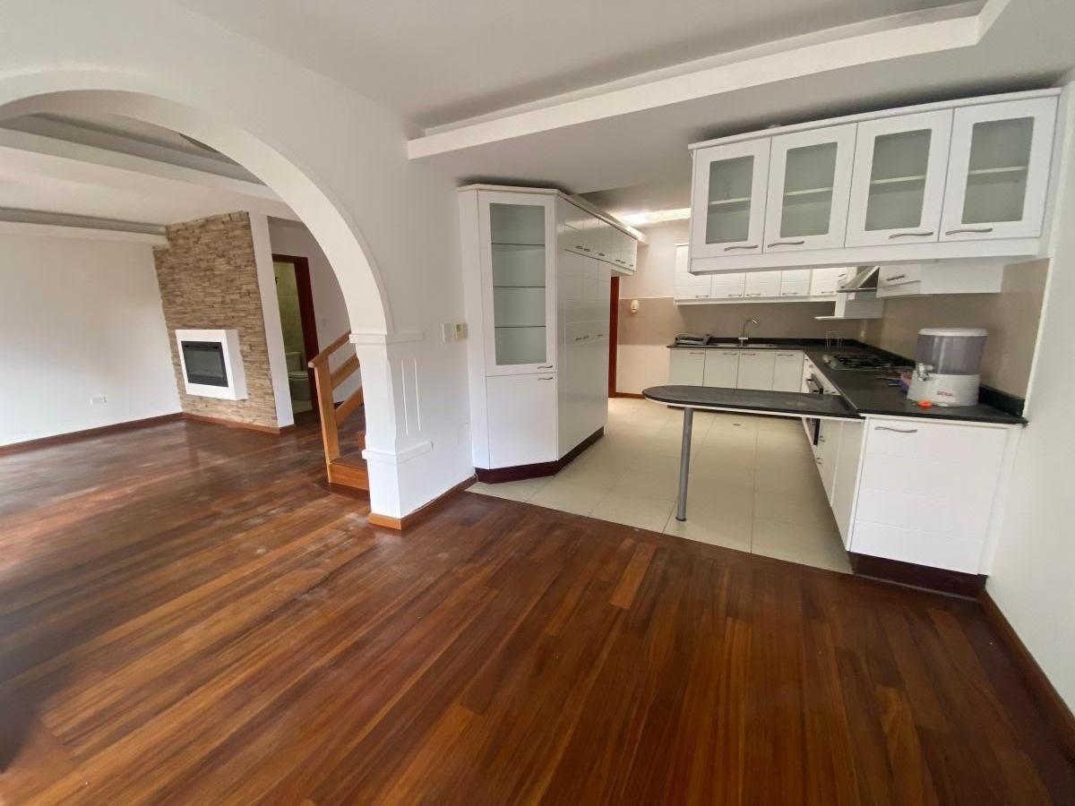 En Venta Casa de 4 Dorm. Urbanizacion Santa Lucía, Norte de Quito — imagen 10
