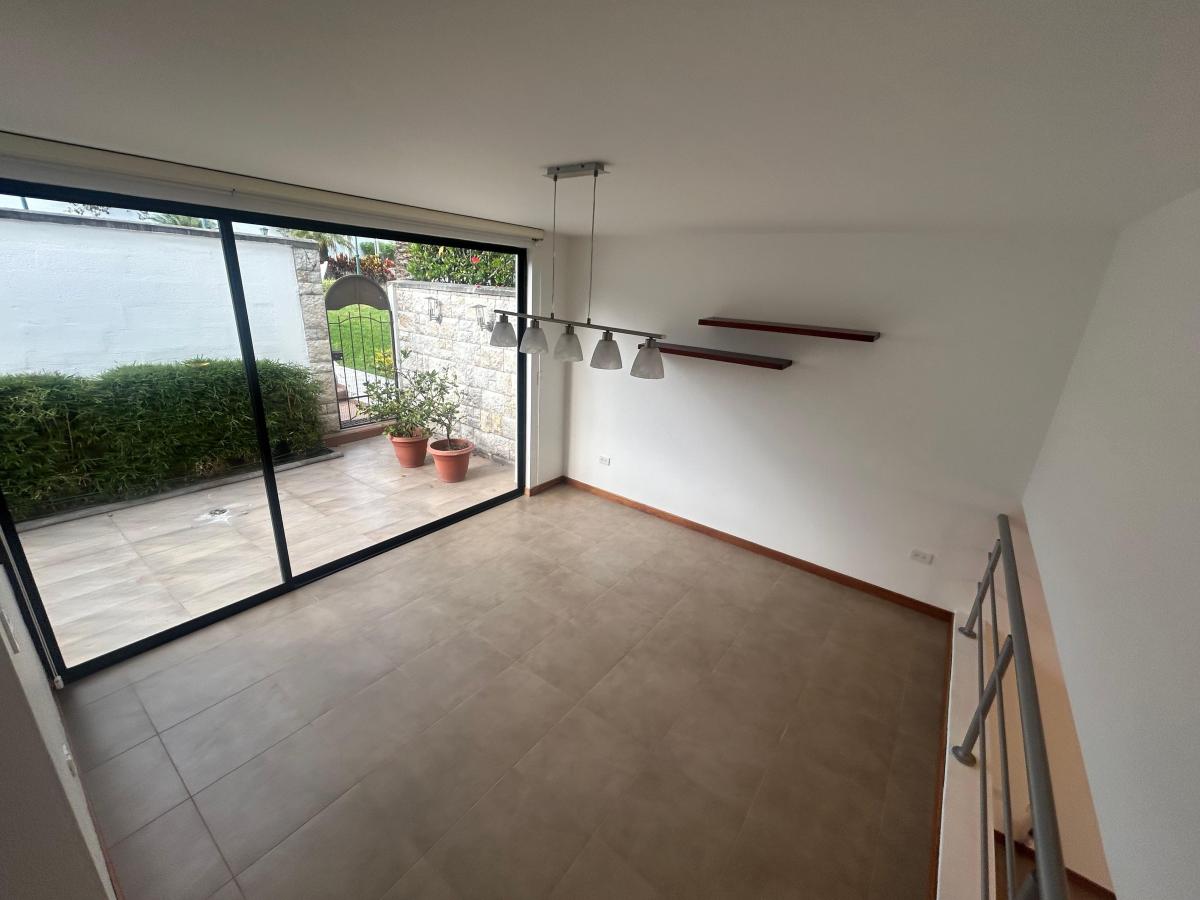 * Vendo Casa de 250 m² con 3 Habitaciones en Venta en Tumbaco Sector El Nacional* — imagen 8