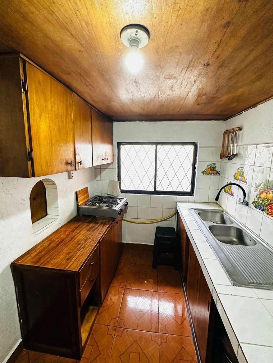 Oportunidad en Conocoto! Casa Independiente de 1 Planta, Jardín y Parqueaderos – $72.000 — imagen 6